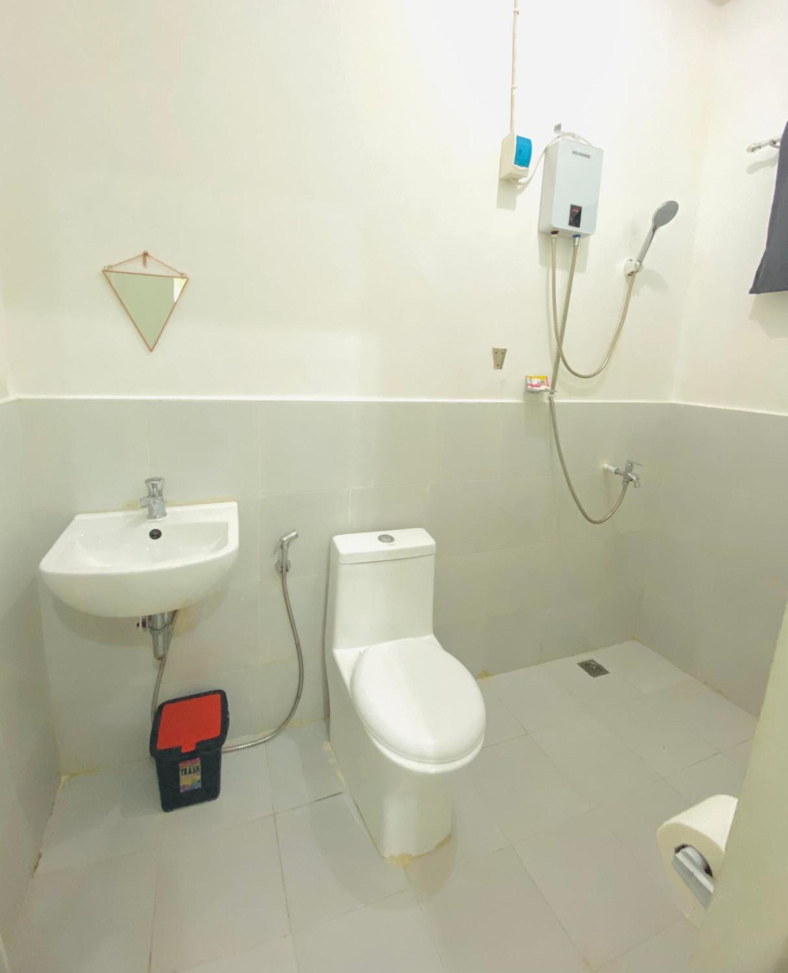 Reddot Guest House General Luna  Exterior photo