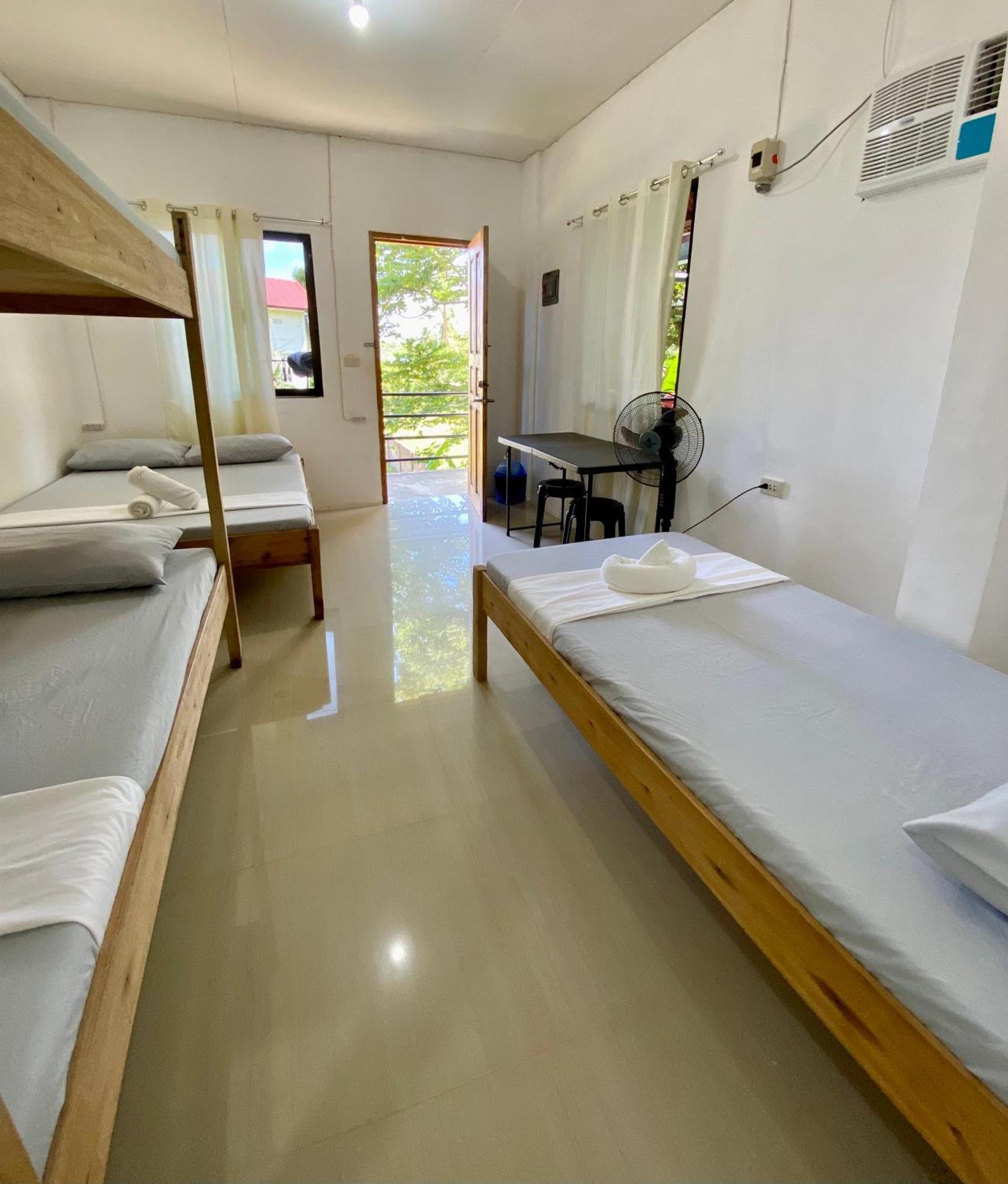 Reddot Guest House General Luna  Exterior photo